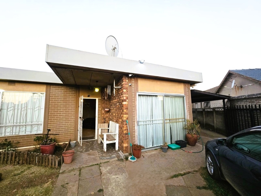 3 Bedroom Property for Sale in Glenvarloch Gauteng