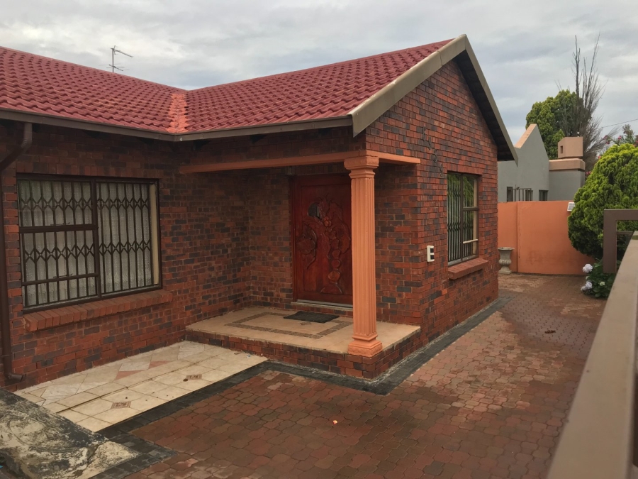 3 Bedroom Property for Sale in Kagiso Gauteng