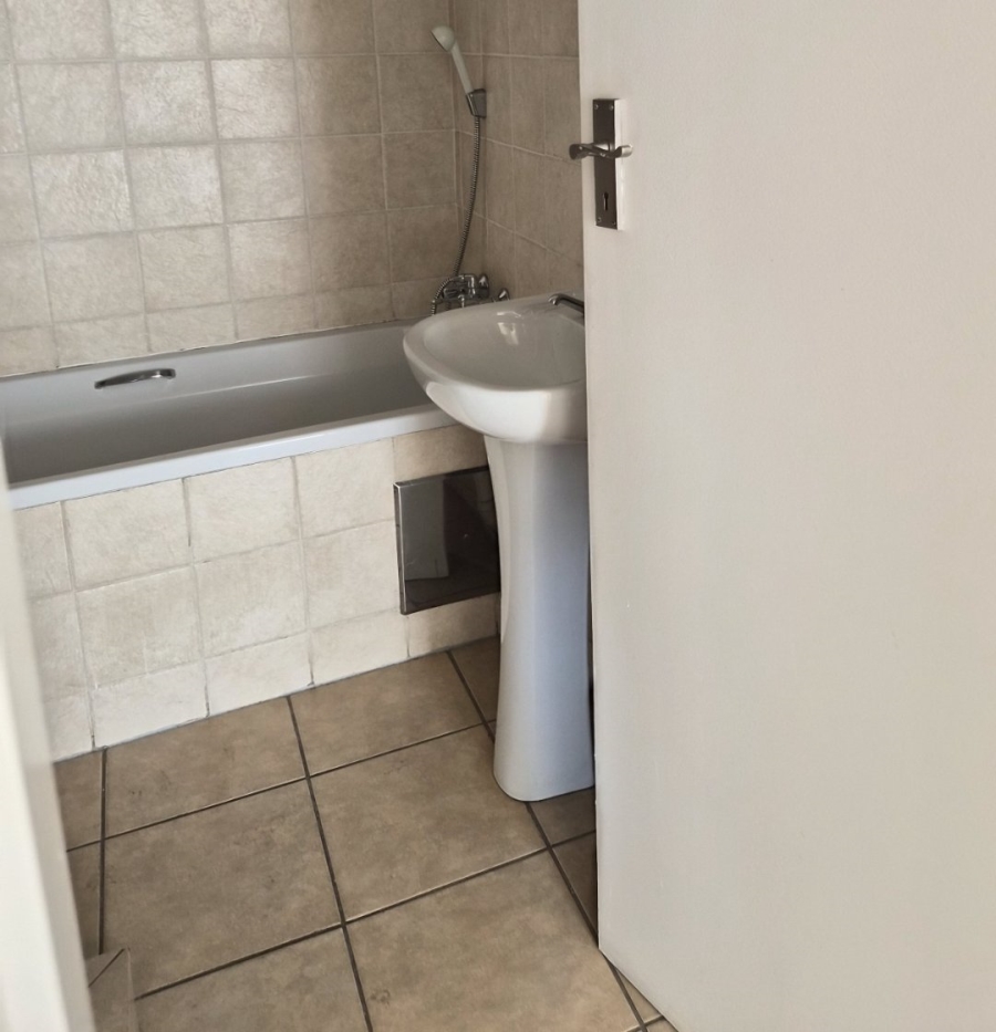 2 Bedroom Property for Sale in Klipfontein Gauteng