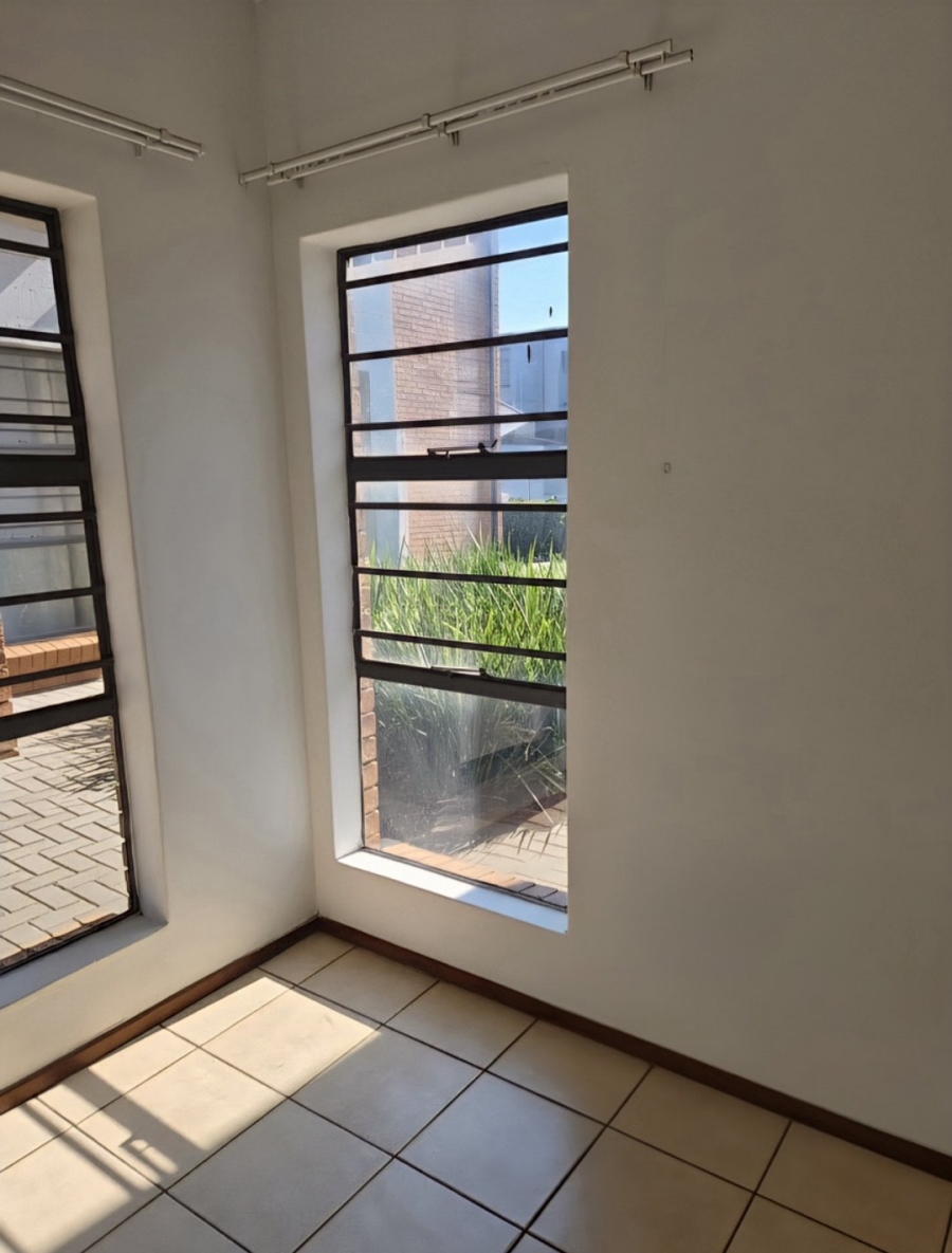 2 Bedroom Property for Sale in Klipfontein Gauteng