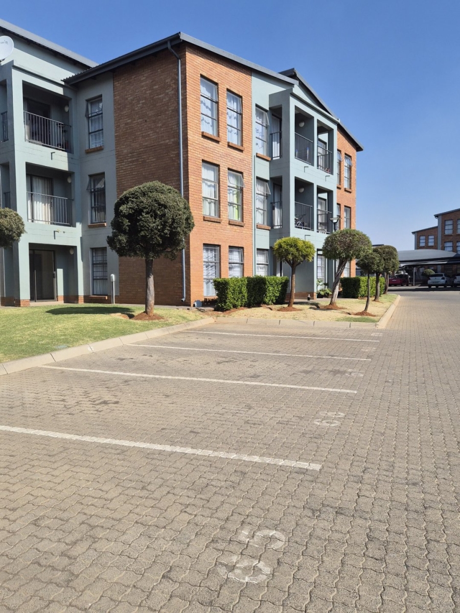 2 Bedroom Property for Sale in Klipfontein Gauteng