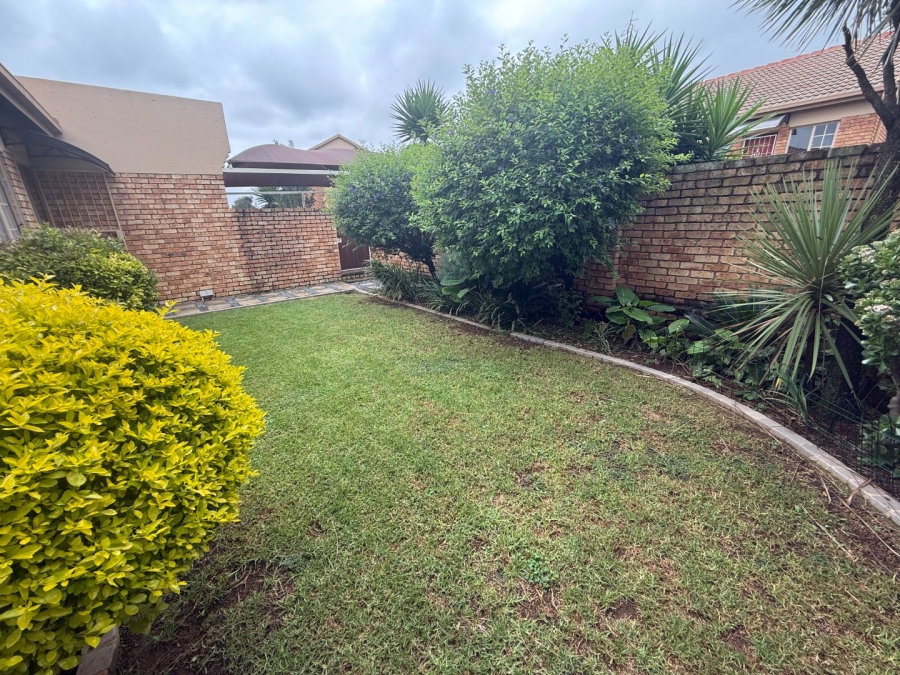 To Let 2 Bedroom Property for Rent in Amberfield Ridge Gauteng