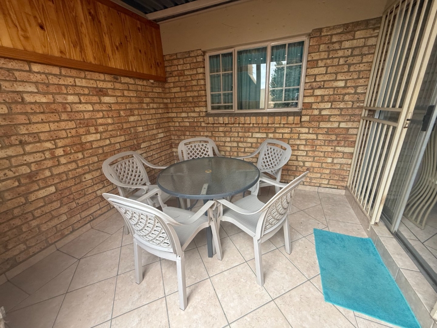 To Let 2 Bedroom Property for Rent in Amberfield Ridge Gauteng