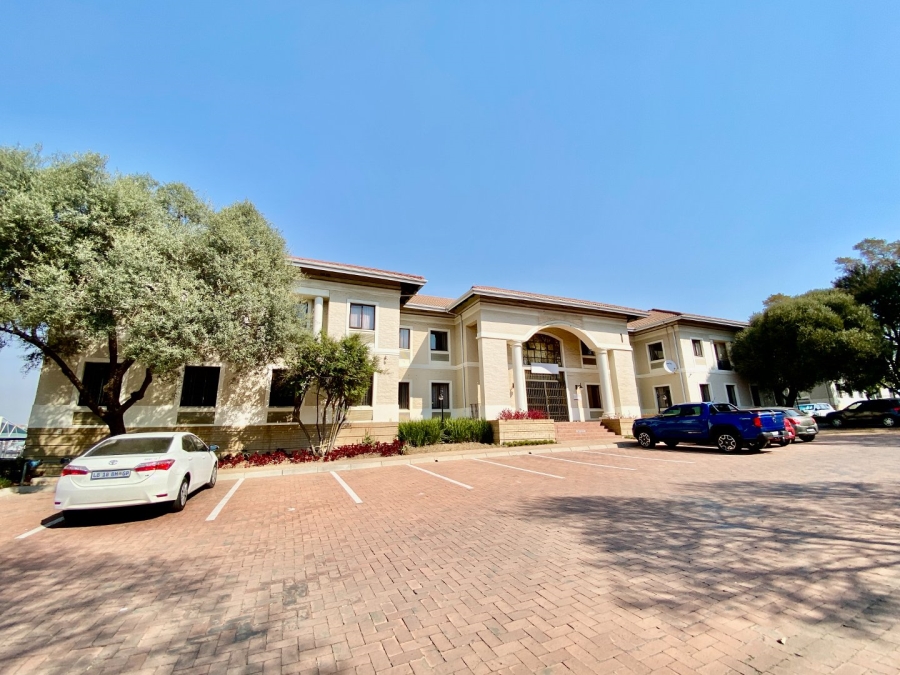 To Let Commercial Property for Rent in Vorna Valley Gauteng