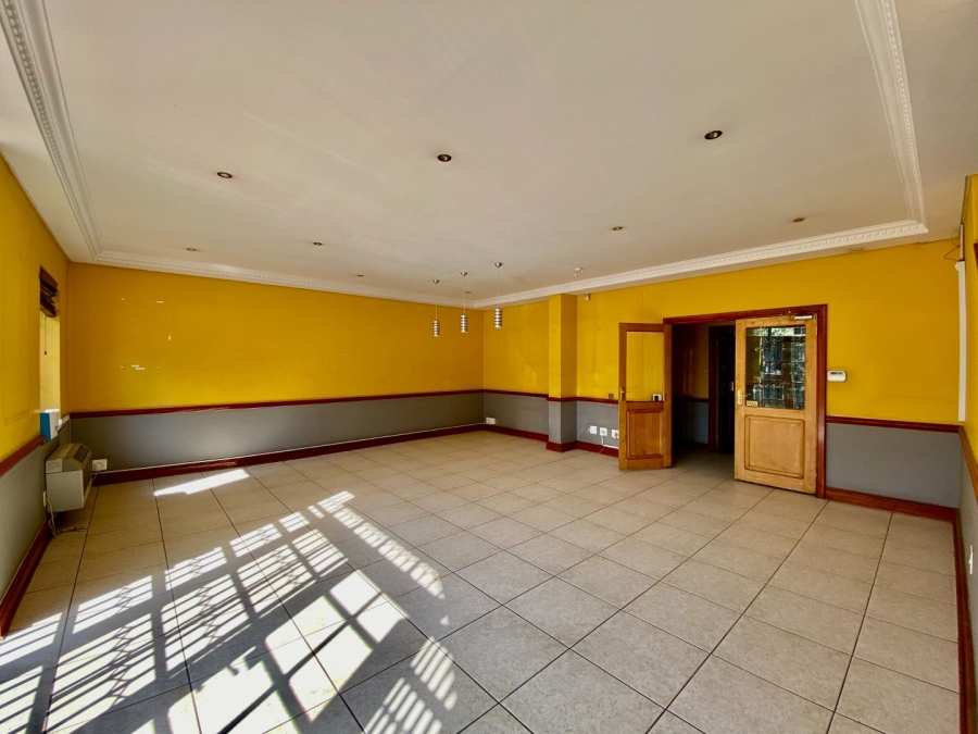 To Let Commercial Property for Rent in Vorna Valley Gauteng