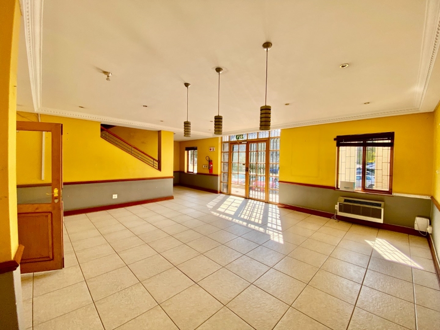 To Let Commercial Property for Rent in Vorna Valley Gauteng