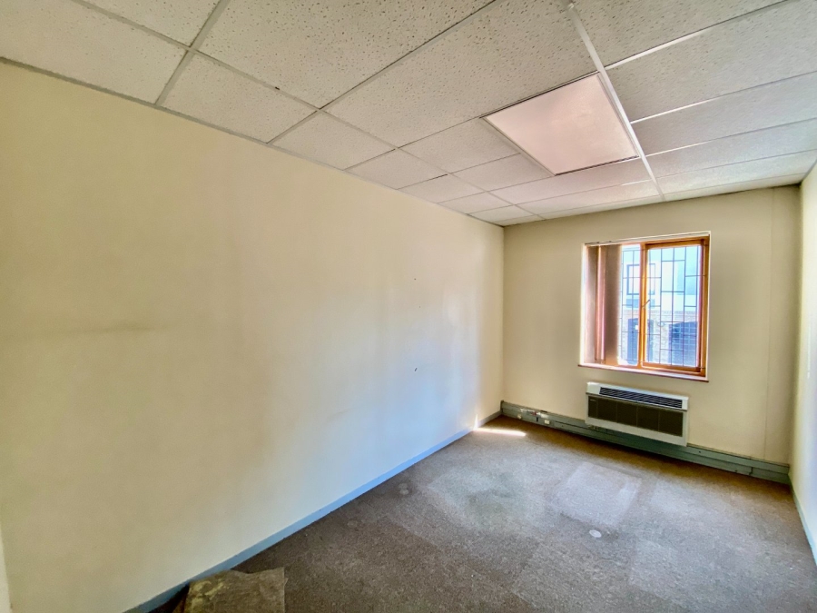 To Let Commercial Property for Rent in Vorna Valley Gauteng