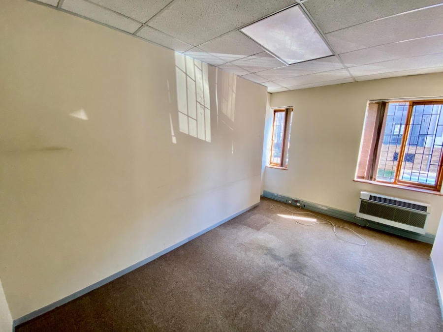 To Let Commercial Property for Rent in Vorna Valley Gauteng