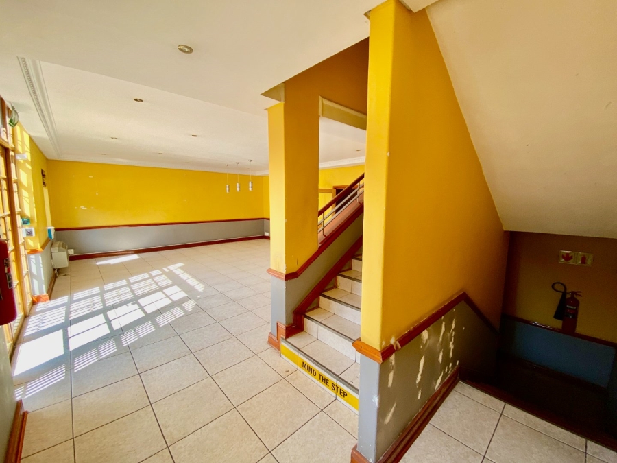 To Let Commercial Property for Rent in Vorna Valley Gauteng