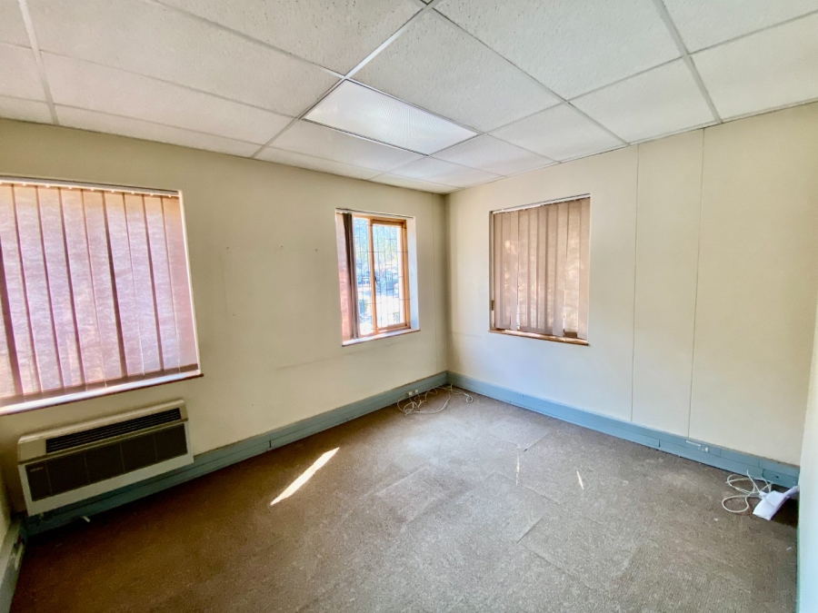To Let Commercial Property for Rent in Vorna Valley Gauteng