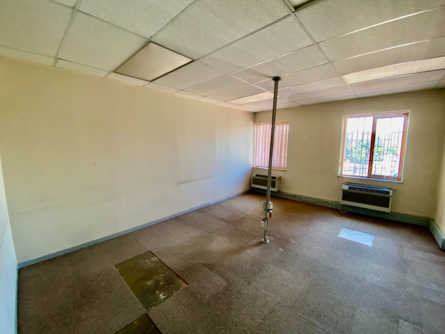 To Let Commercial Property for Rent in Vorna Valley Gauteng