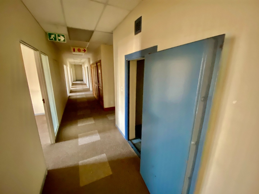 To Let Commercial Property for Rent in Vorna Valley Gauteng