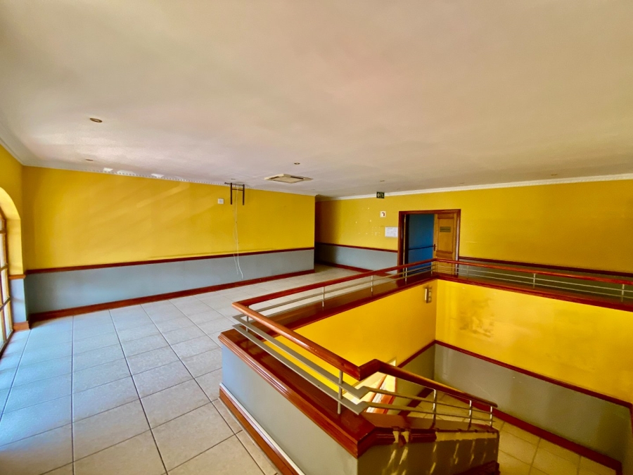 To Let Commercial Property for Rent in Vorna Valley Gauteng