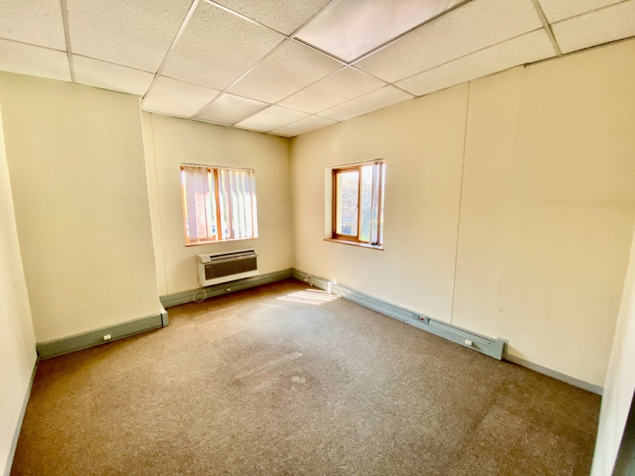 To Let Commercial Property for Rent in Vorna Valley Gauteng
