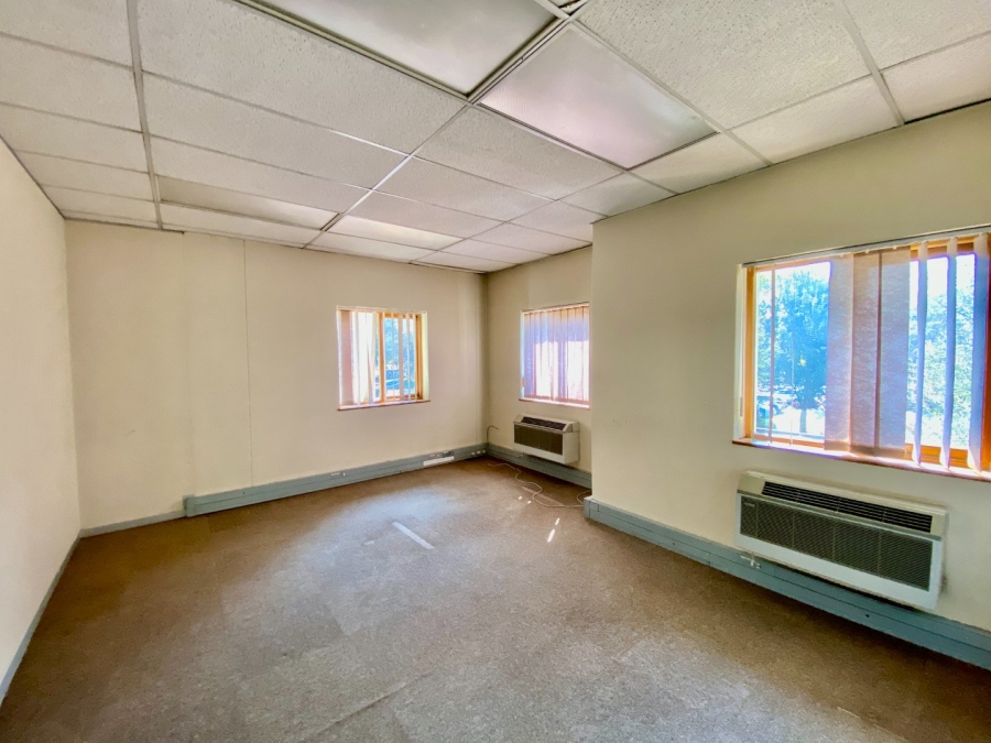 To Let Commercial Property for Rent in Vorna Valley Gauteng