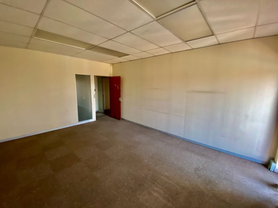 To Let Commercial Property for Rent in Vorna Valley Gauteng