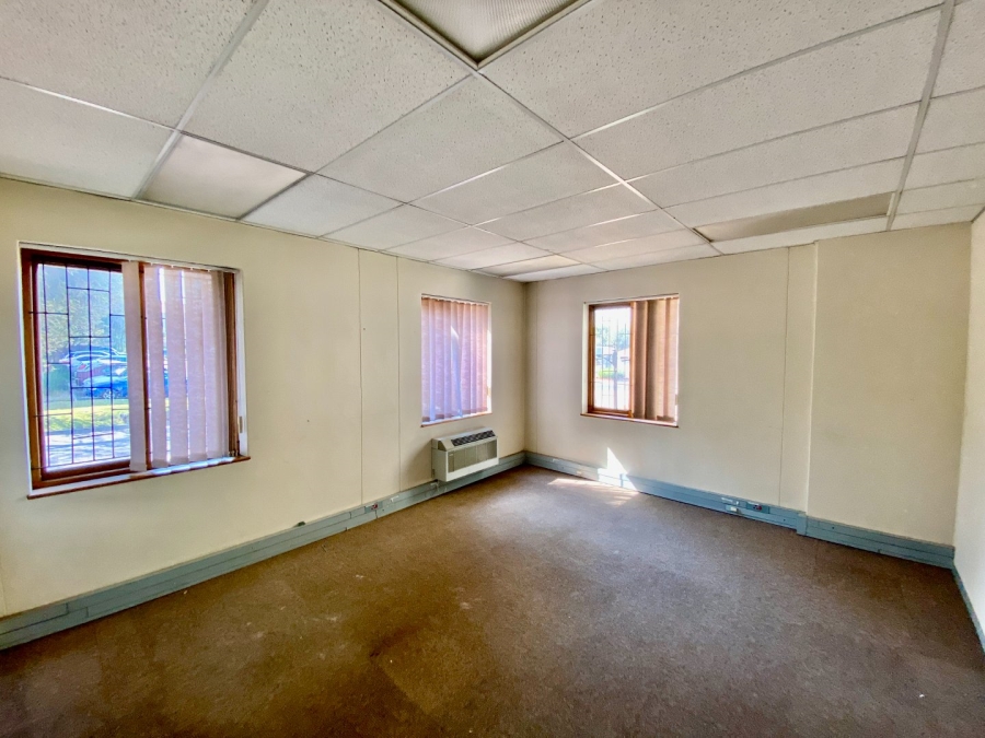 To Let Commercial Property for Rent in Vorna Valley Gauteng