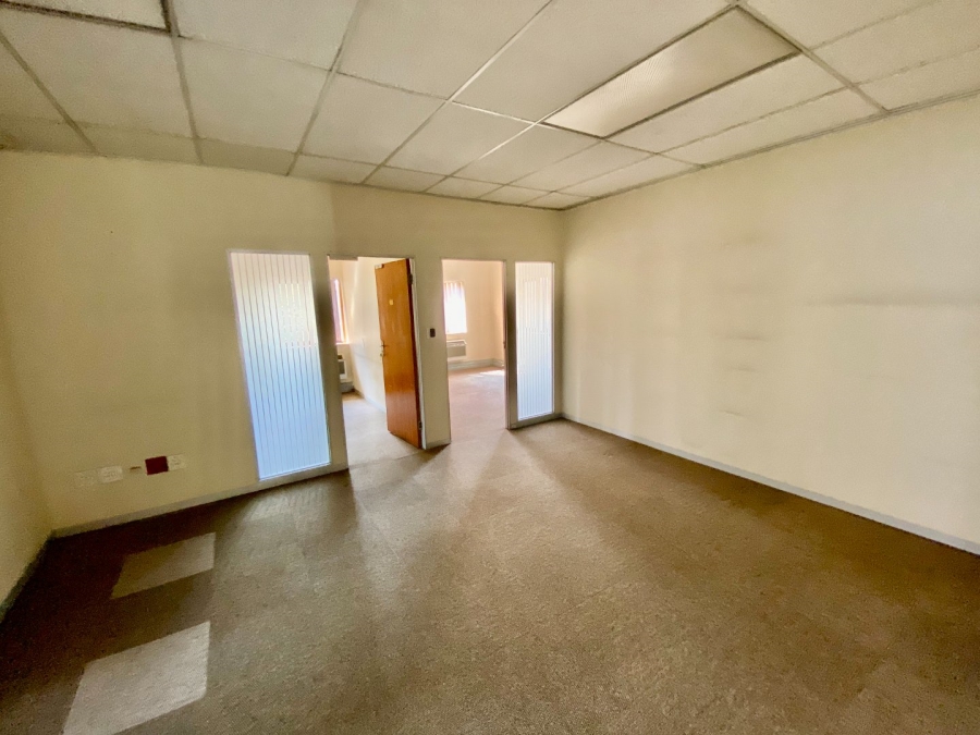 To Let Commercial Property for Rent in Vorna Valley Gauteng