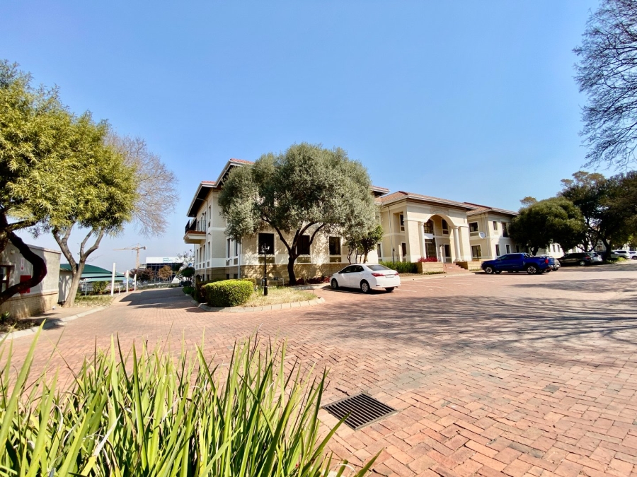 To Let Commercial Property for Rent in Vorna Valley Gauteng
