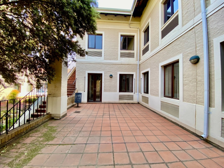 To Let Commercial Property for Rent in Vorna Valley Gauteng