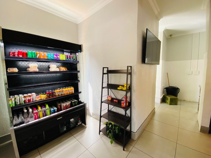 To Let Commercial Property for Rent in Vorna Valley Gauteng