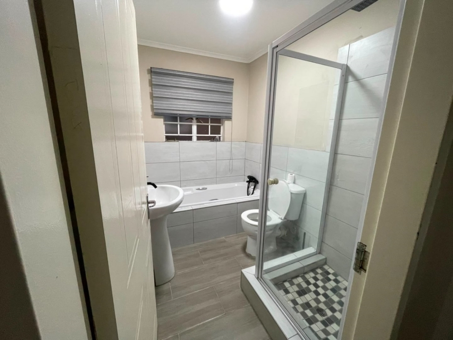 To Let 2 Bedroom Property for Rent in Castleview Gauteng