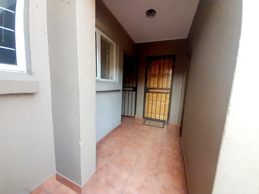 2 Bedroom Property for Sale in Meredale Gauteng