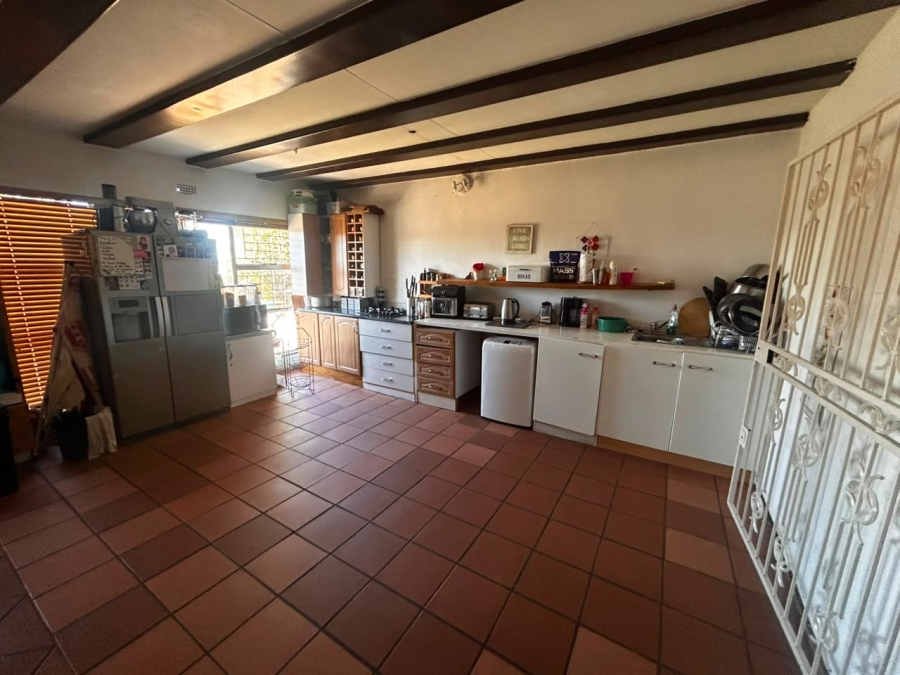 8 Bedroom Property for Sale in Glenvista Gauteng