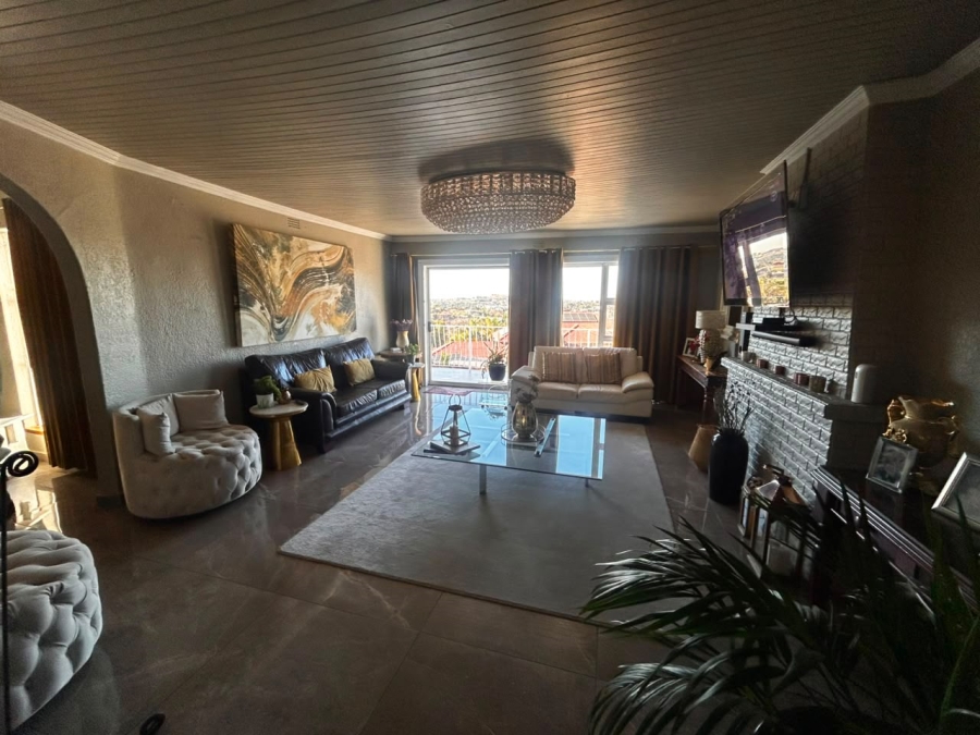 8 Bedroom Property for Sale in Glenvista Gauteng