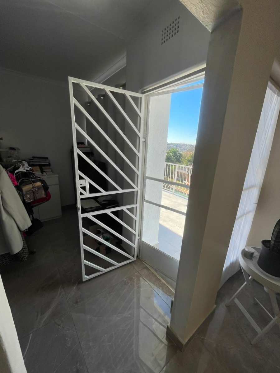 8 Bedroom Property for Sale in Glenvista Gauteng