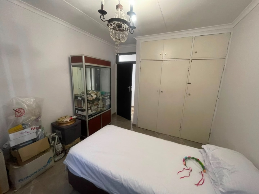 8 Bedroom Property for Sale in Glenvista Gauteng