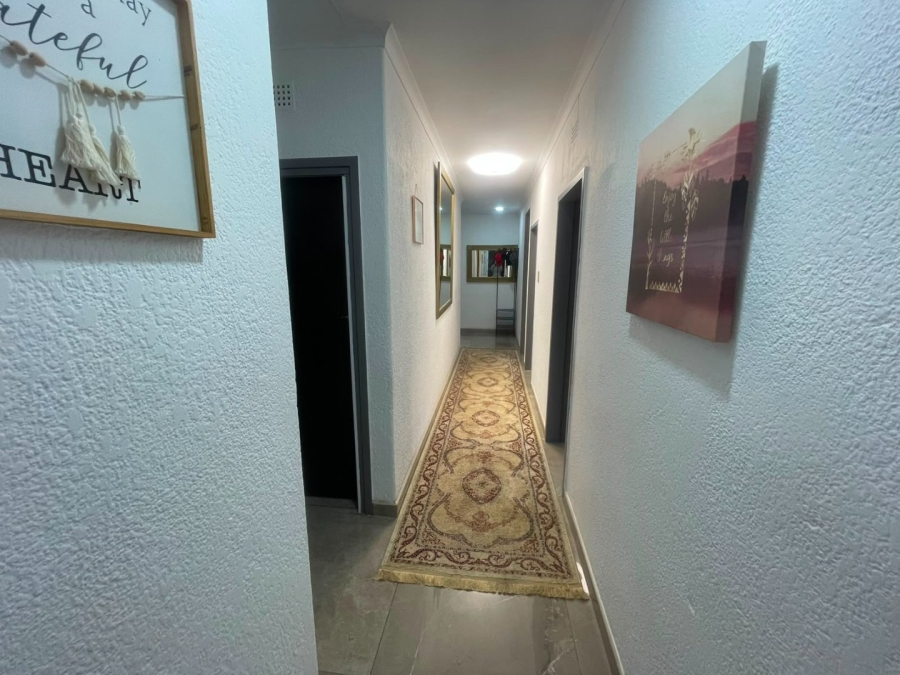 8 Bedroom Property for Sale in Glenvista Gauteng