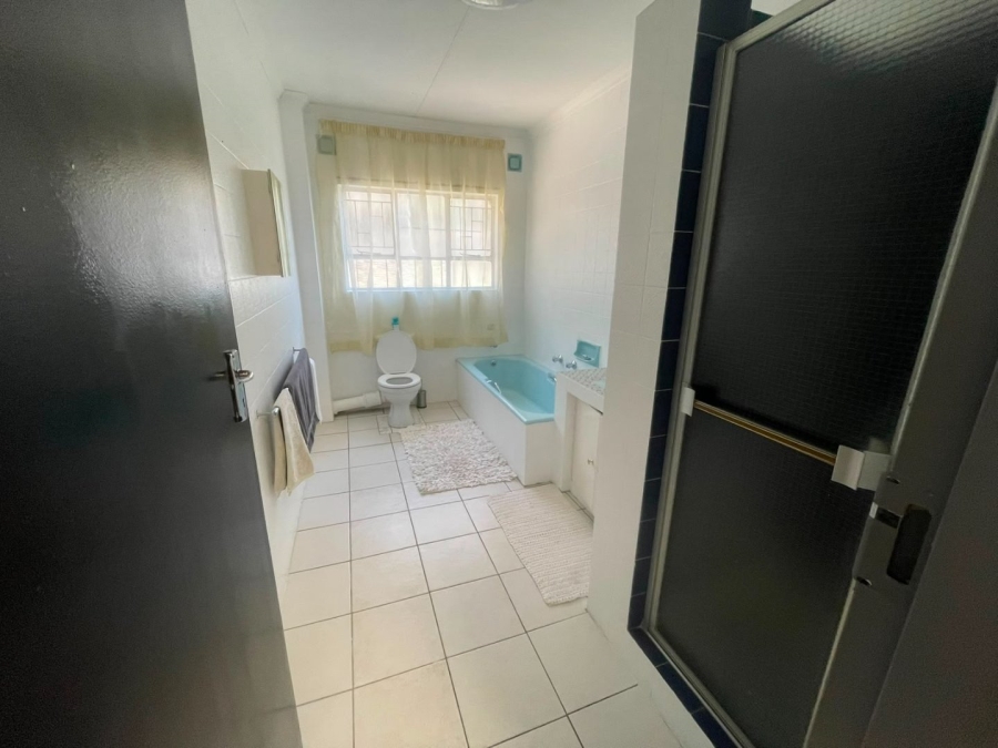 8 Bedroom Property for Sale in Glenvista Gauteng