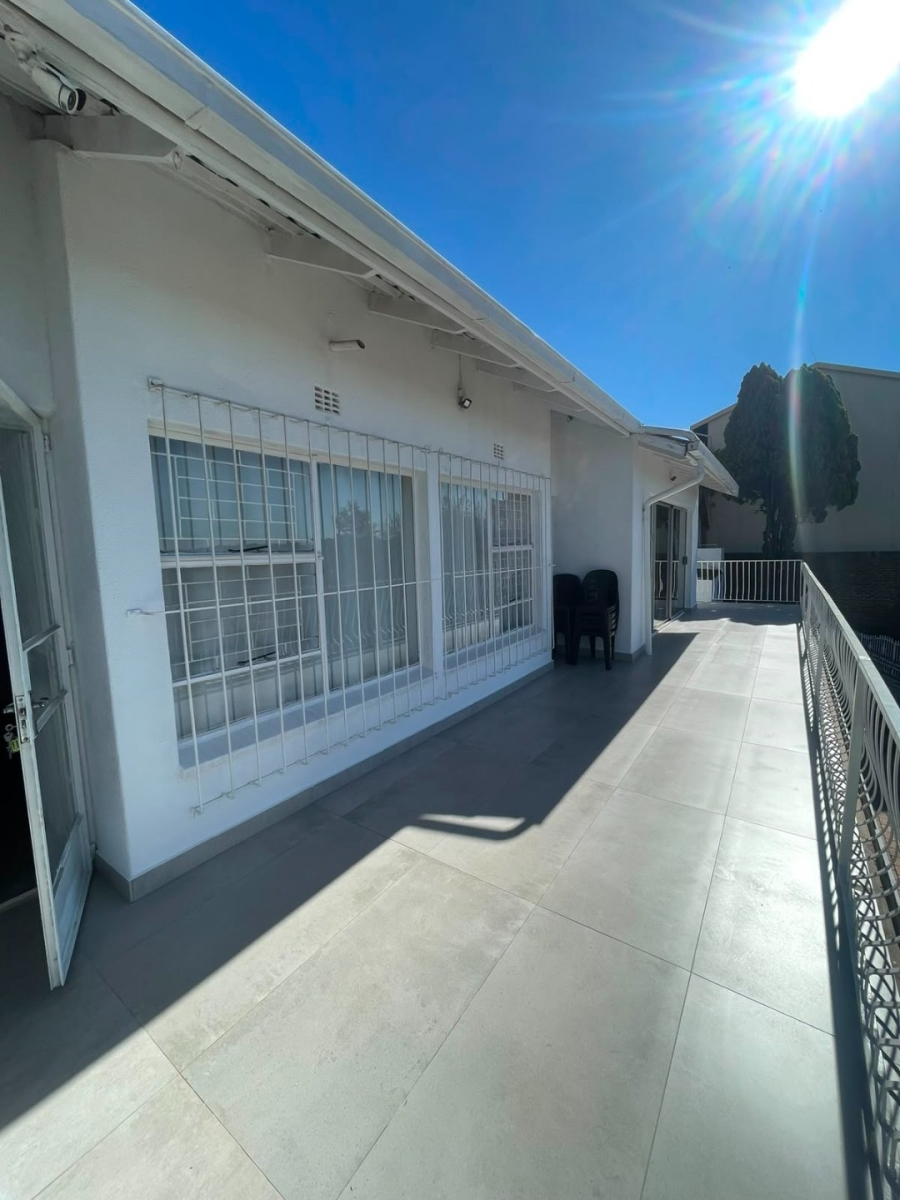 8 Bedroom Property for Sale in Glenvista Gauteng