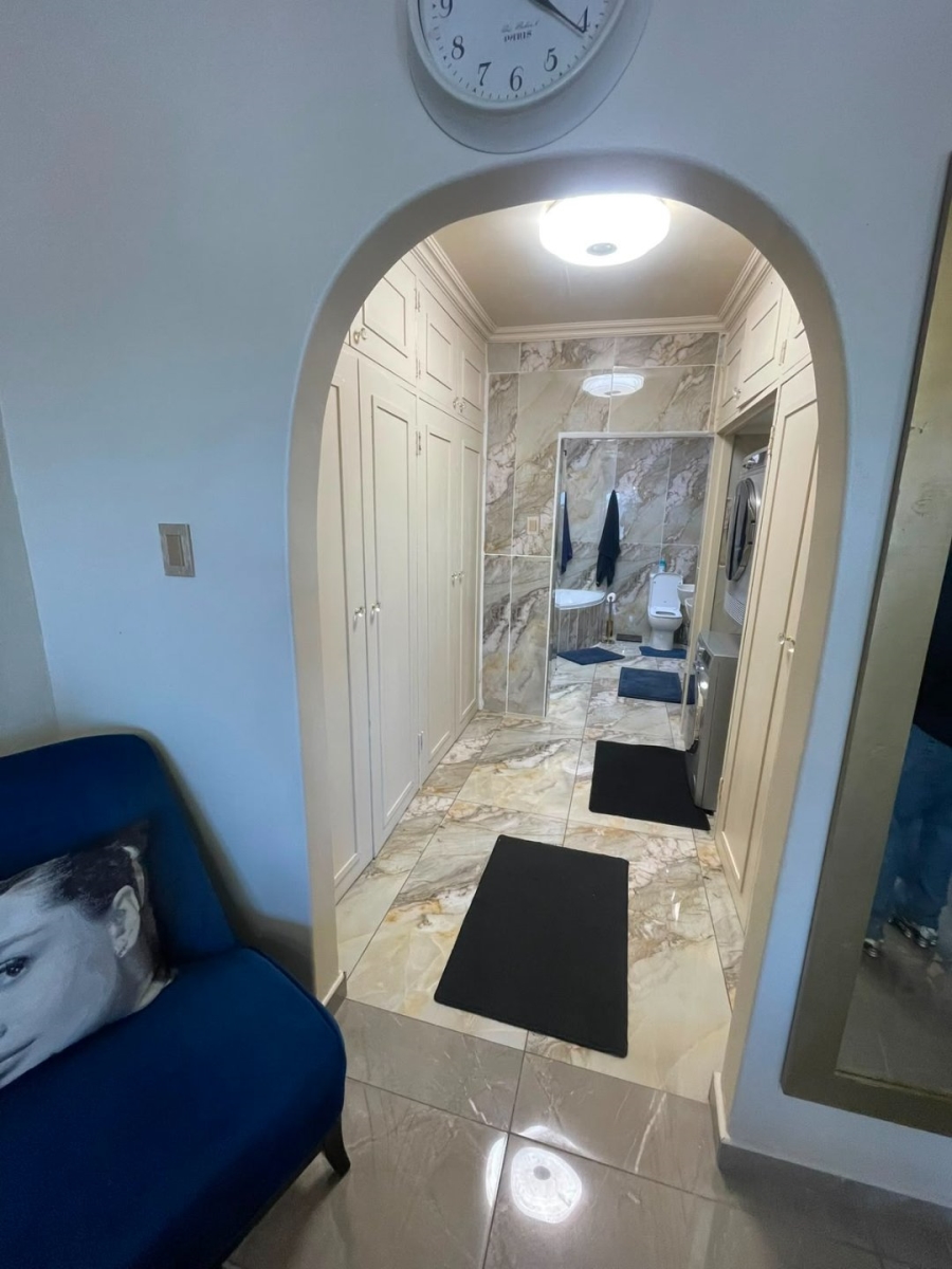8 Bedroom Property for Sale in Glenvista Gauteng