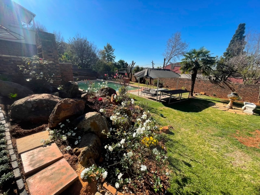 8 Bedroom Property for Sale in Glenvista Gauteng