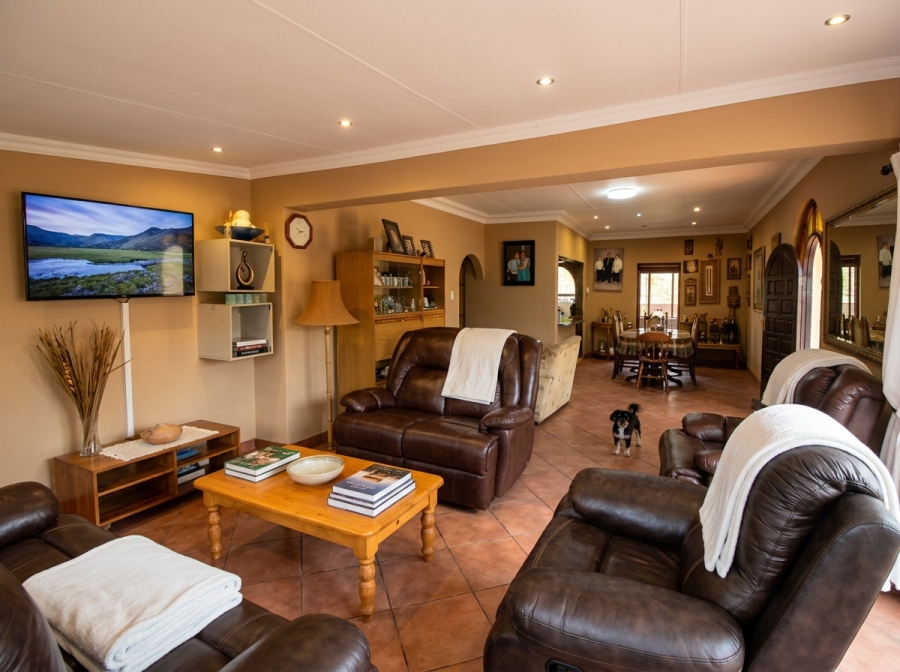 5 Bedroom Property for Sale in Garsfontein Gauteng