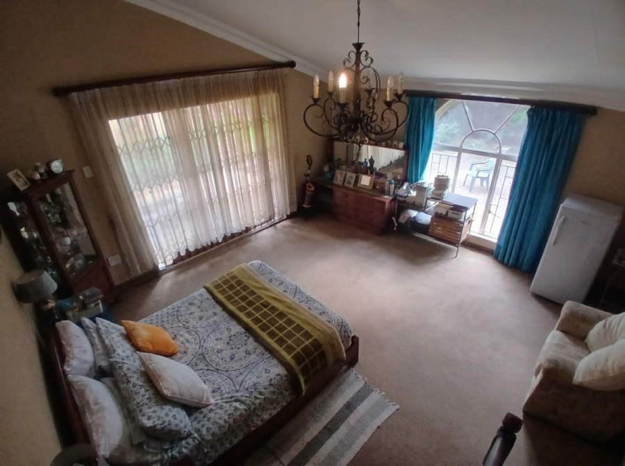 5 Bedroom Property for Sale in Garsfontein Gauteng