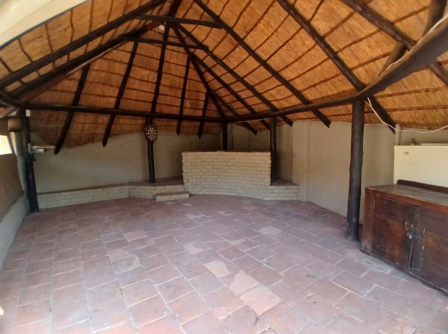 5 Bedroom Property for Sale in Garsfontein Gauteng