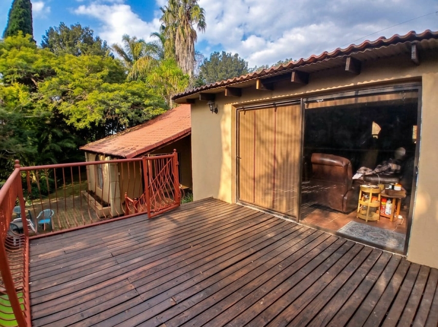 5 Bedroom Property for Sale in Garsfontein Gauteng