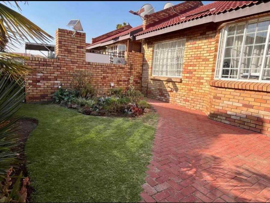 2 Bedroom Property for Sale in Croydon Gauteng