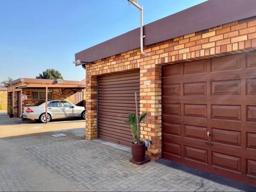 2 Bedroom Property for Sale in Croydon Gauteng