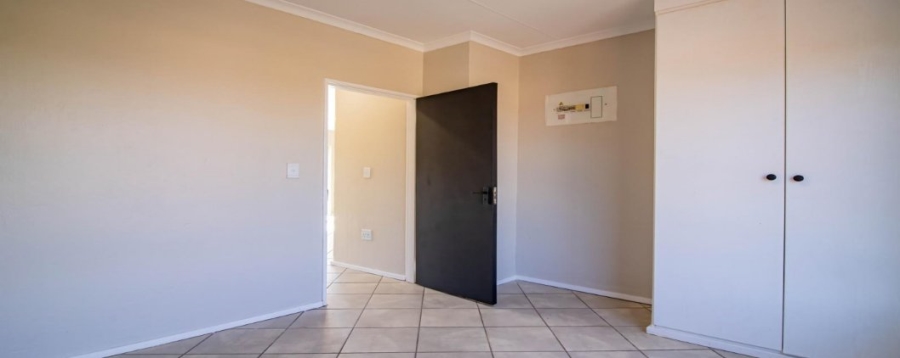2 Bedroom Property for Sale in Roodepoort Central Gauteng
