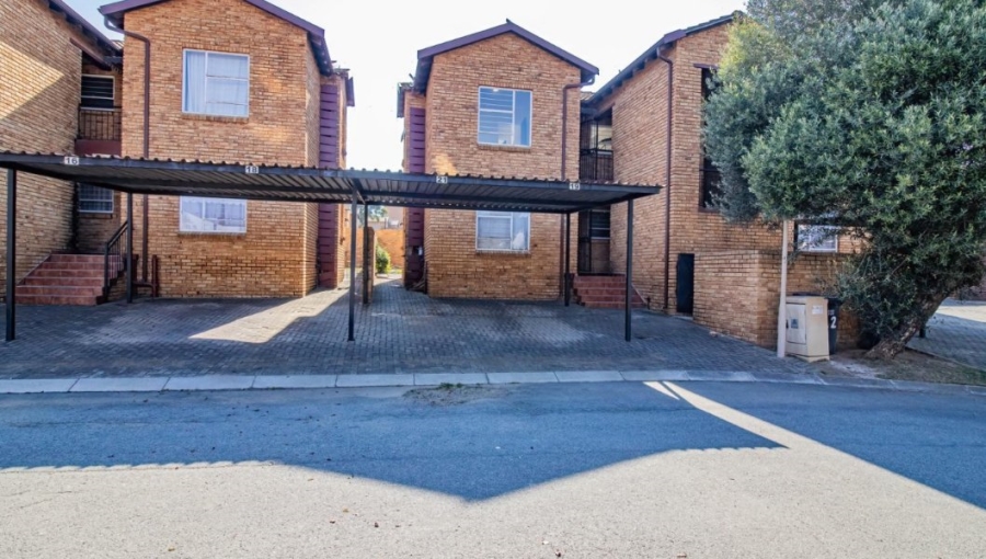 2 Bedroom Property for Sale in Roodepoort Central Gauteng