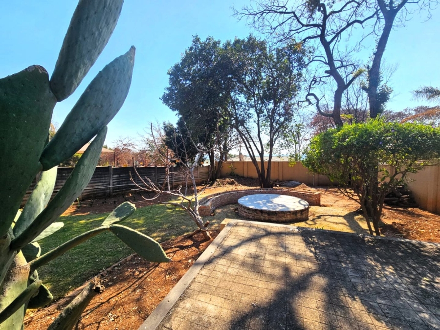 To Let 5 Bedroom Property for Rent in Eldoraigne Gauteng
