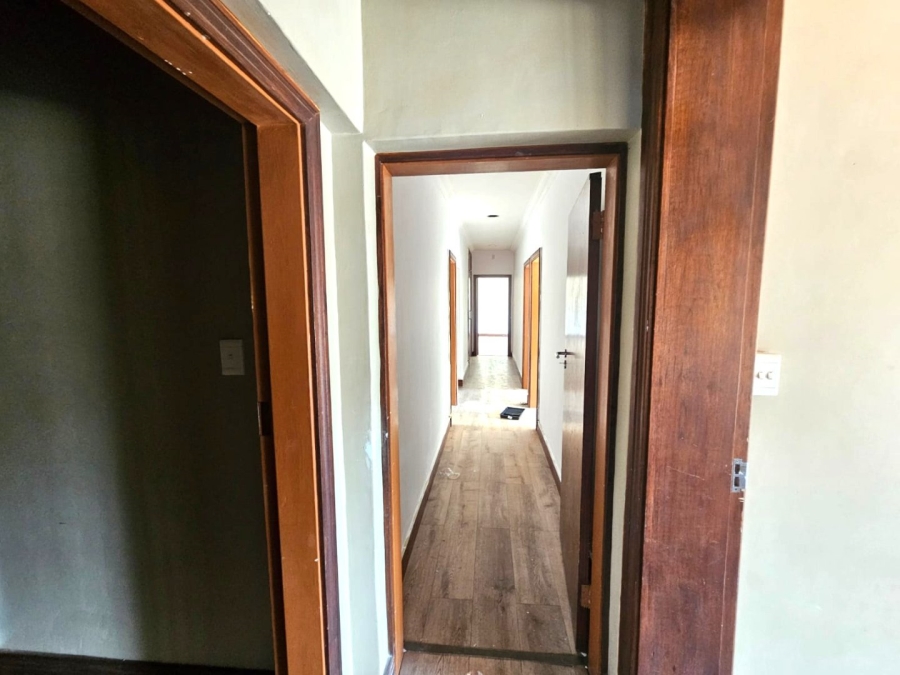 To Let 5 Bedroom Property for Rent in Eldoraigne Gauteng