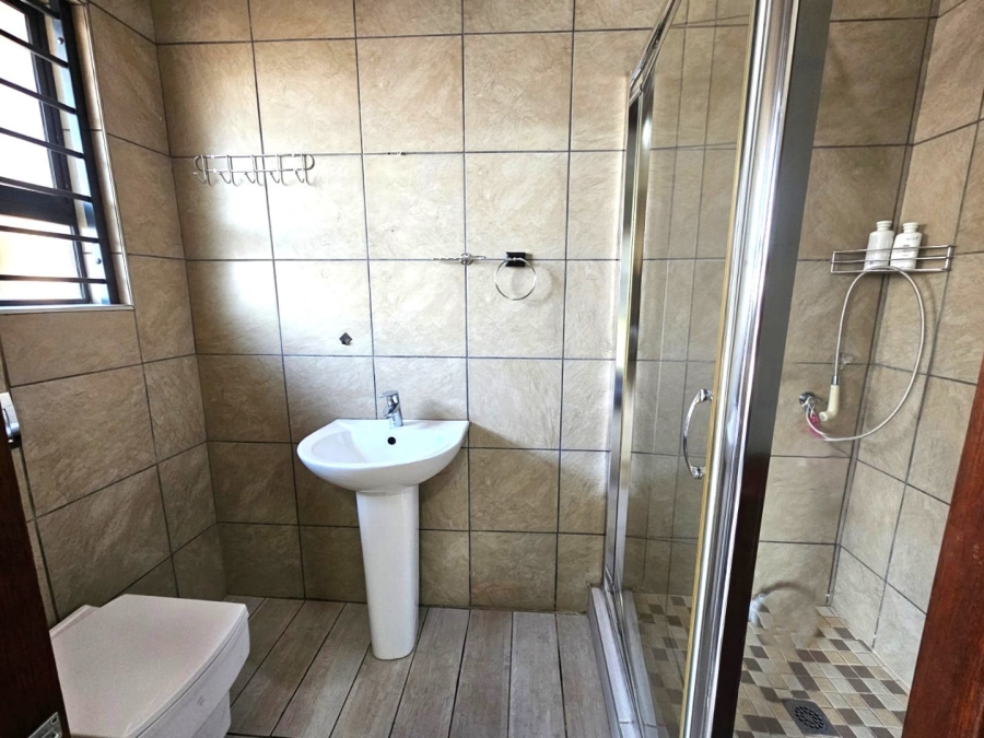 To Let 5 Bedroom Property for Rent in Eldoraigne Gauteng