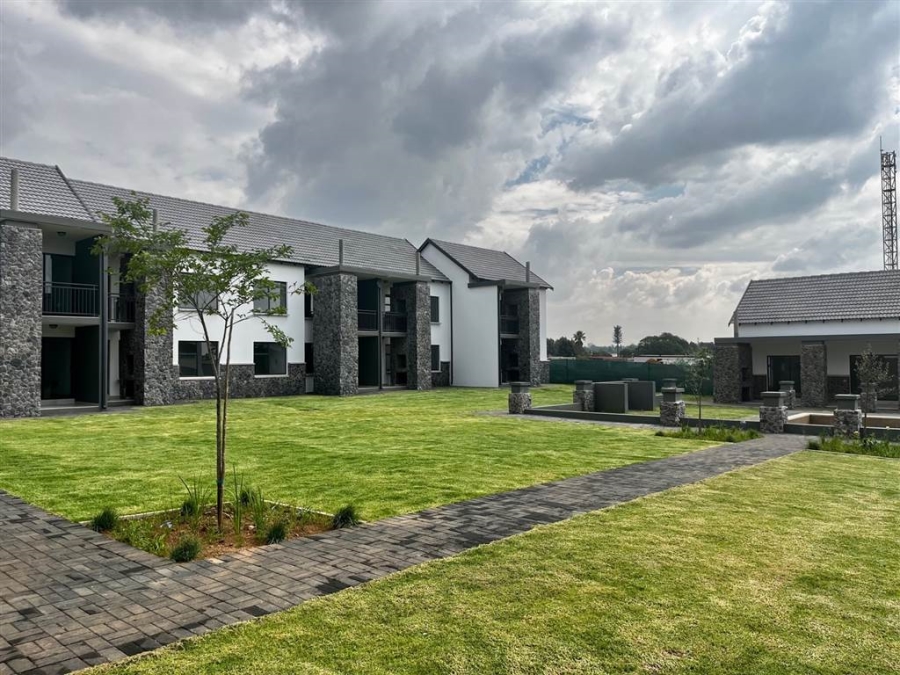 To Let 2 Bedroom Property for Rent in Glen Marais Gauteng
