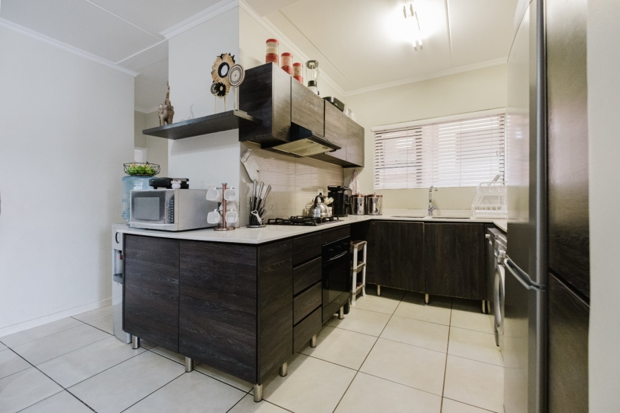 To Let 3 Bedroom Property for Rent in Oakdene Gauteng