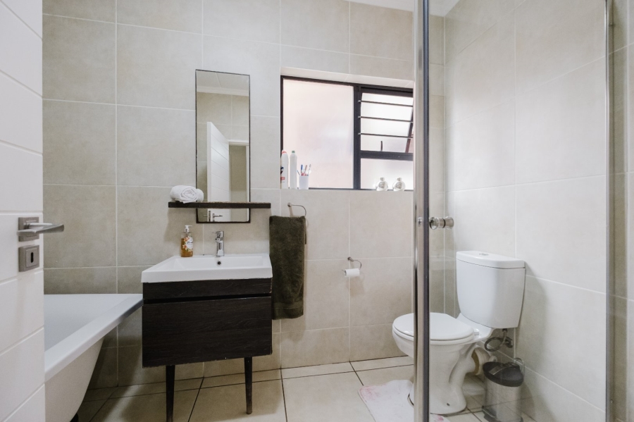 To Let 3 Bedroom Property for Rent in Oakdene Gauteng